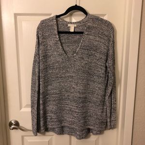 HM oversized grey v neck sweater